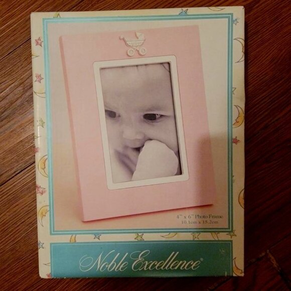 Noble Excellence Other - Newborn Photo Frame - Pale Pink - *GIRL*